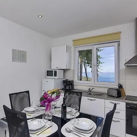 Affittacamere And With A Swimming Pool - 6643 Makarska