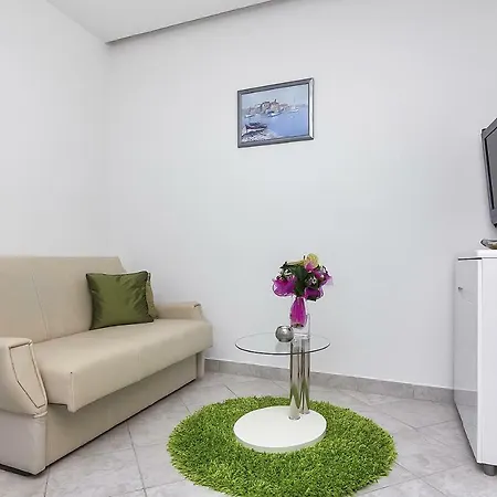 And With A Swimming Pool - 6643 Affittacamere Makarska